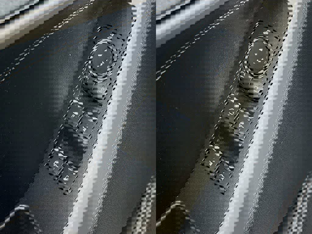 Certified 2020 Ford Explorer XLT w/ Equipment Group 202A image 30