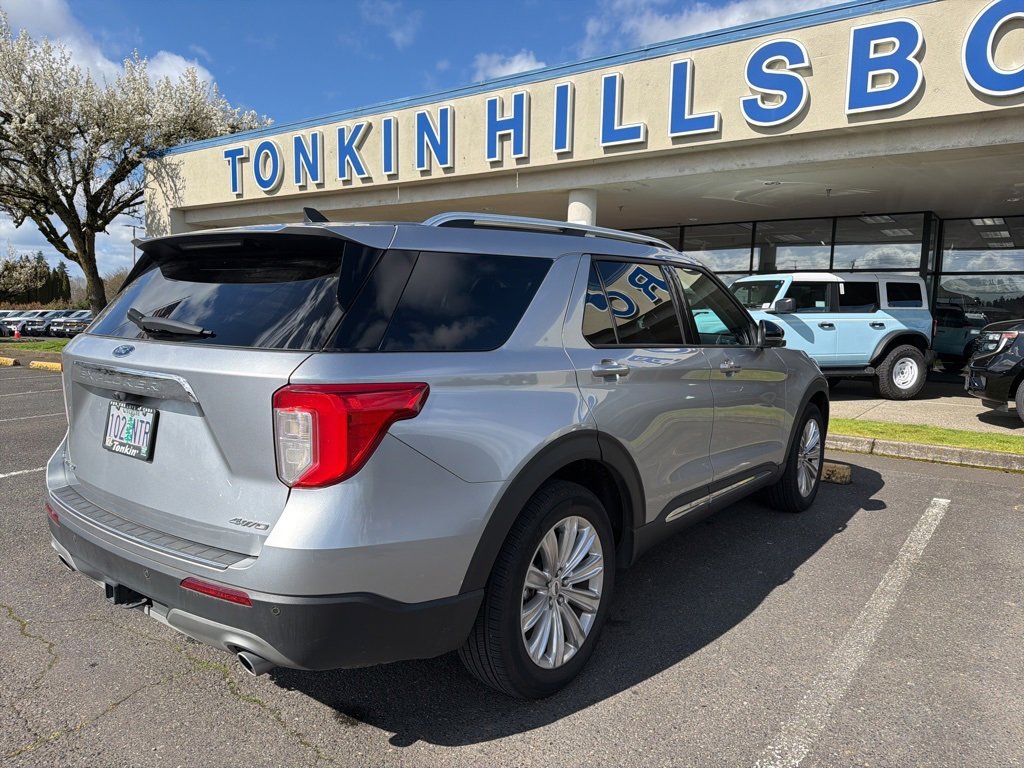 Certified 2022 Ford Explorer Limited w/ Equipment Group 301A image 6