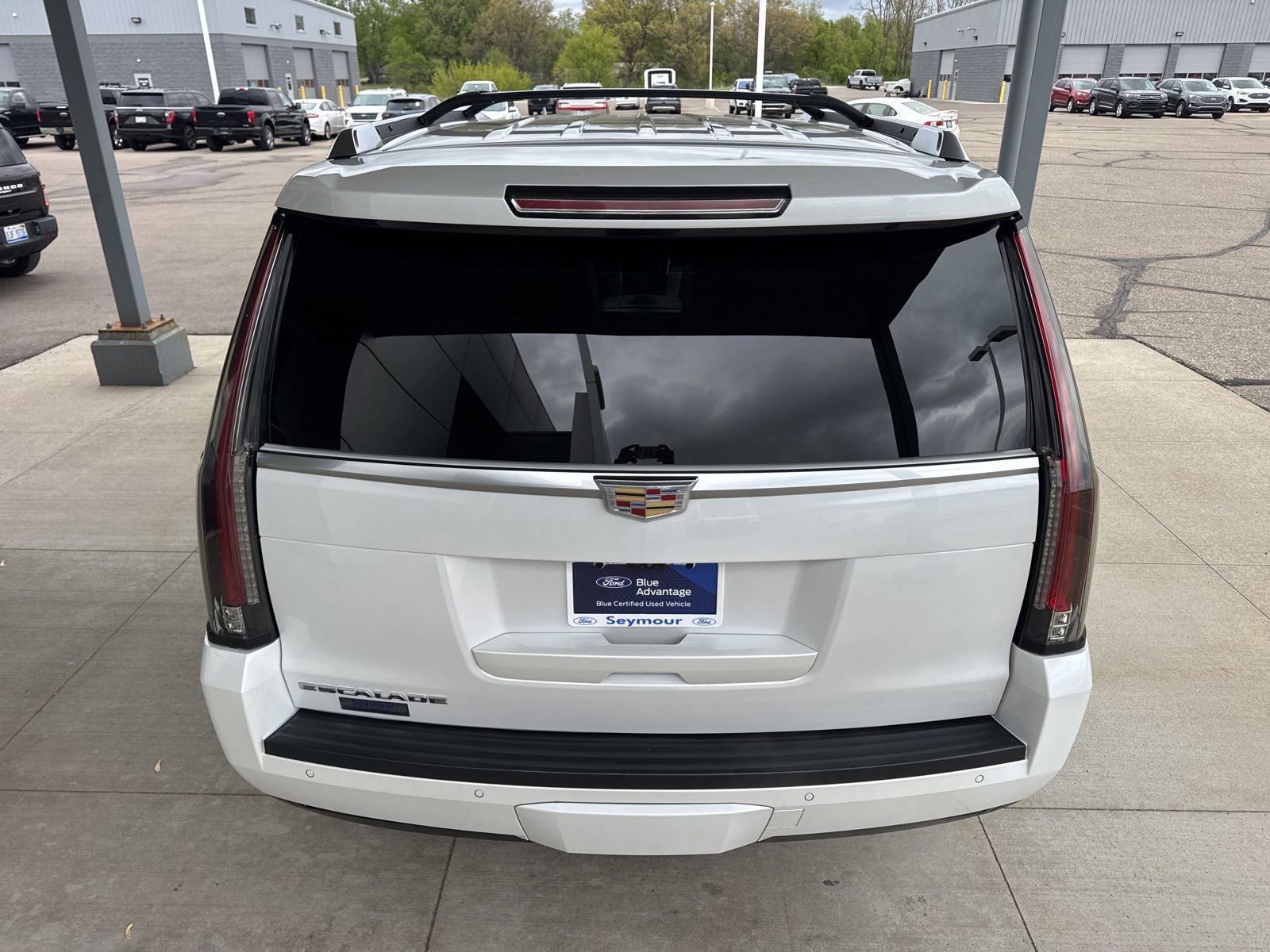 Used 2019 Cadillac Escalade Luxury AWD/4WD image 8