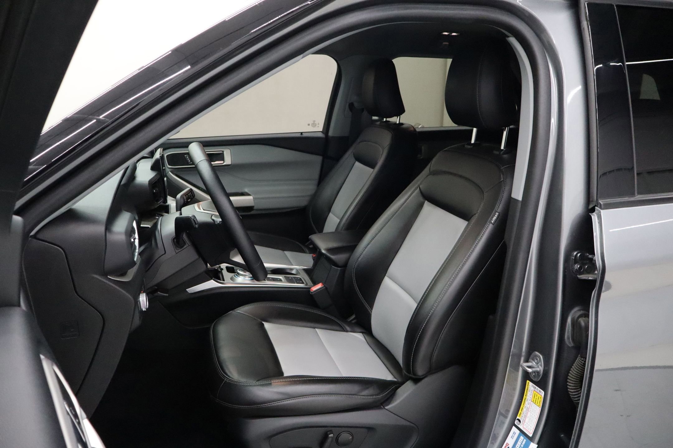 Certified 2022 Ford Explorer XLT w/ Equipment Group 202A image 13