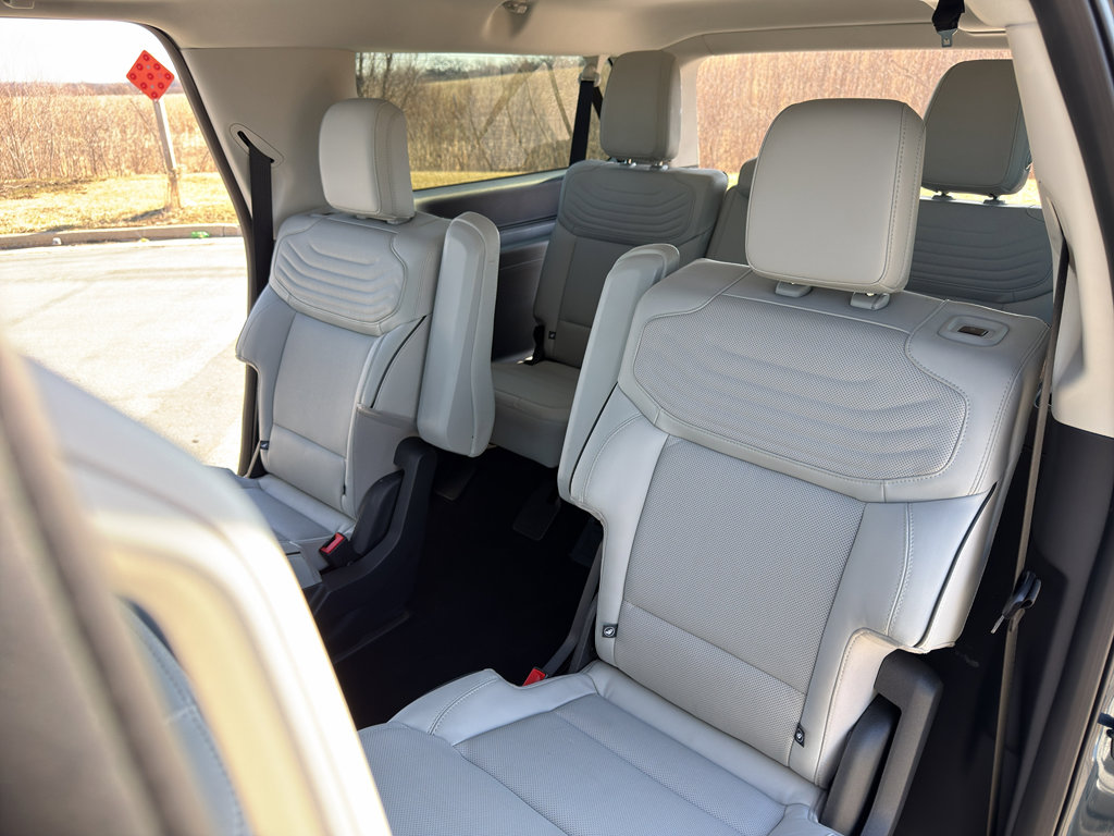 Certified 2025 Ford Expedition Max Platinum w/ Platinum Ultimate Package image 40