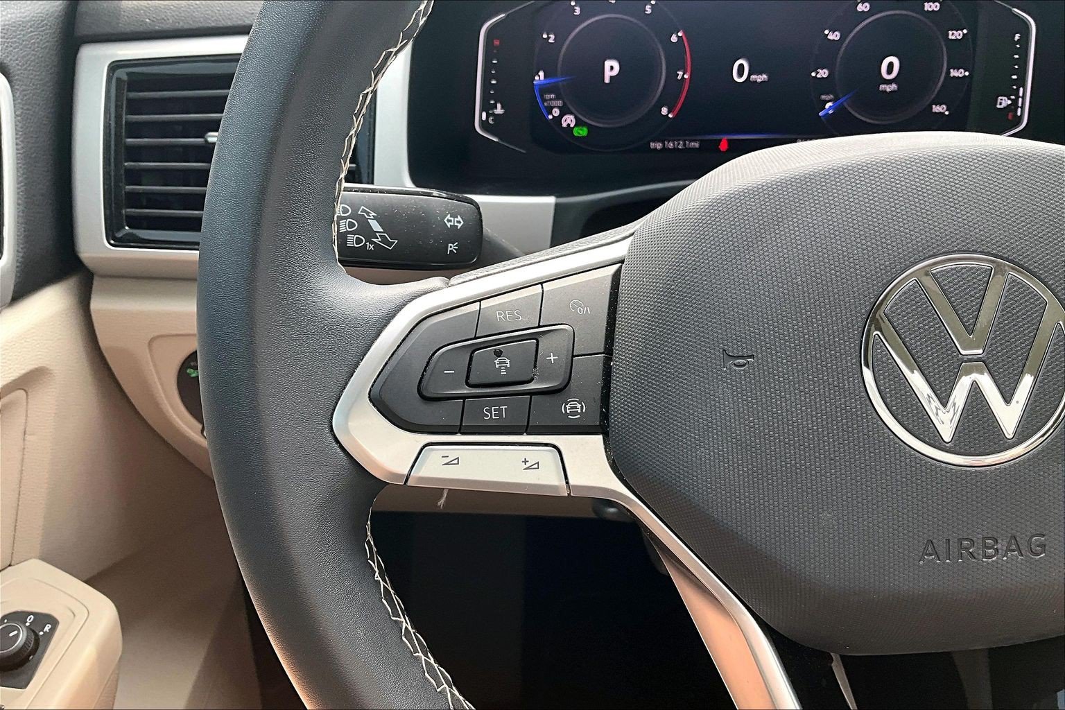 Used 2023 Volkswagen Atlas SE AWD/4WD image 18