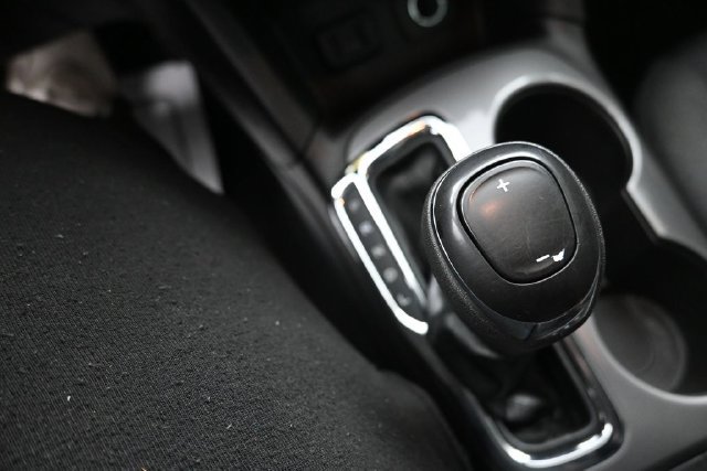 Used 2019 Chevrolet Cruze LT w/ Convenience Package FWD image 13