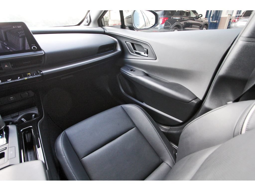 Used 2023 Toyota Prius Limited w/ Limited Premium Package FWD image 13