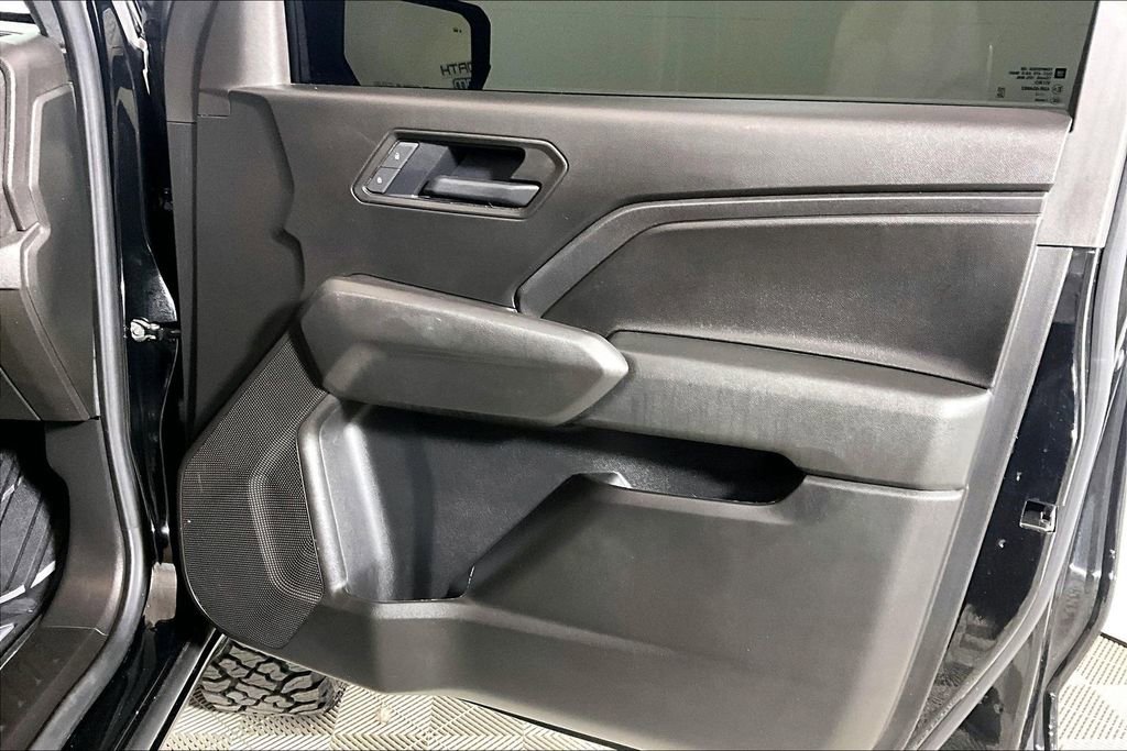 Used 2025 Chevrolet Colorado W/T image 19