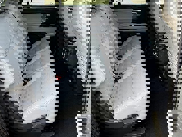 Certified 2025 Ford Expedition Max Platinum image 11