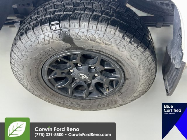 Used 2021 Toyota Tacoma SR5 AWD/4WD image 32