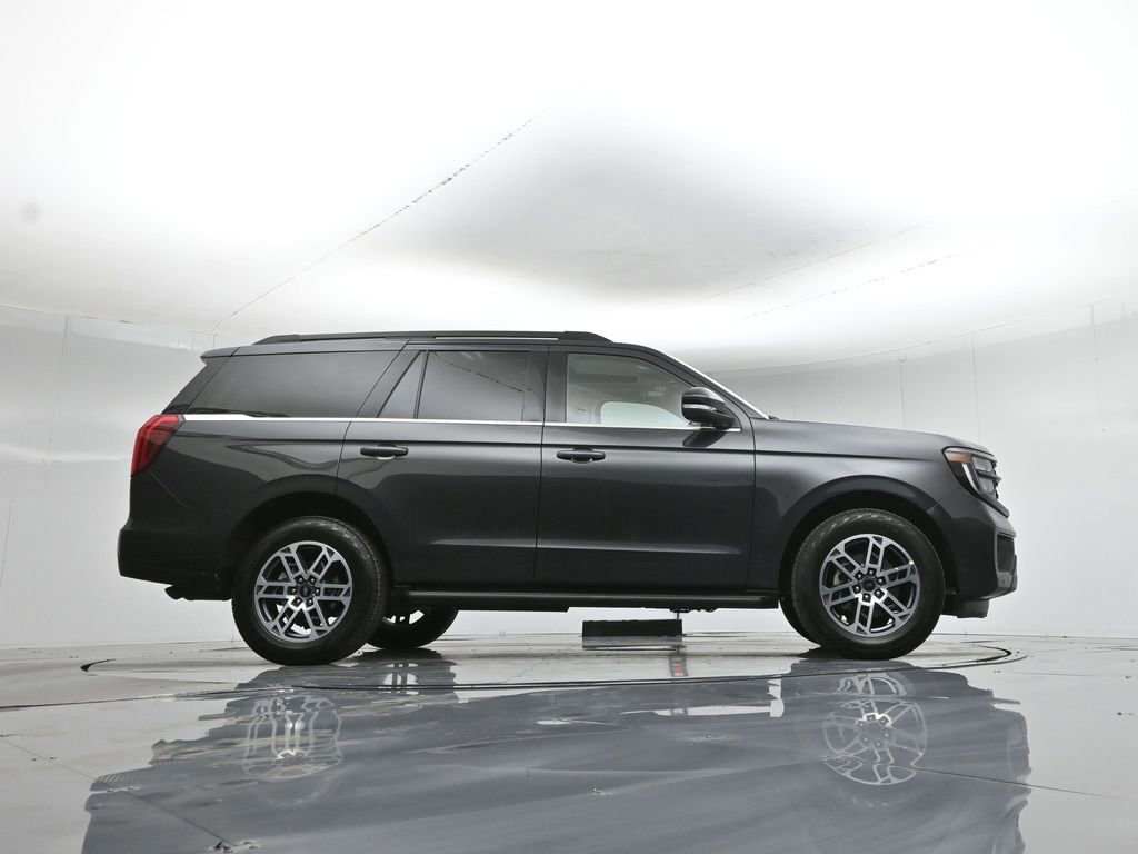Certified 2025 Ford Expedition Active image 10