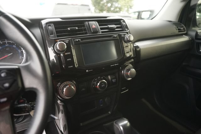 Used 2018 Toyota 4Runner TRD Off-Road AWD/4WD image 26