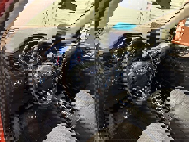 Certified 2020 Ford Escape SE image 12