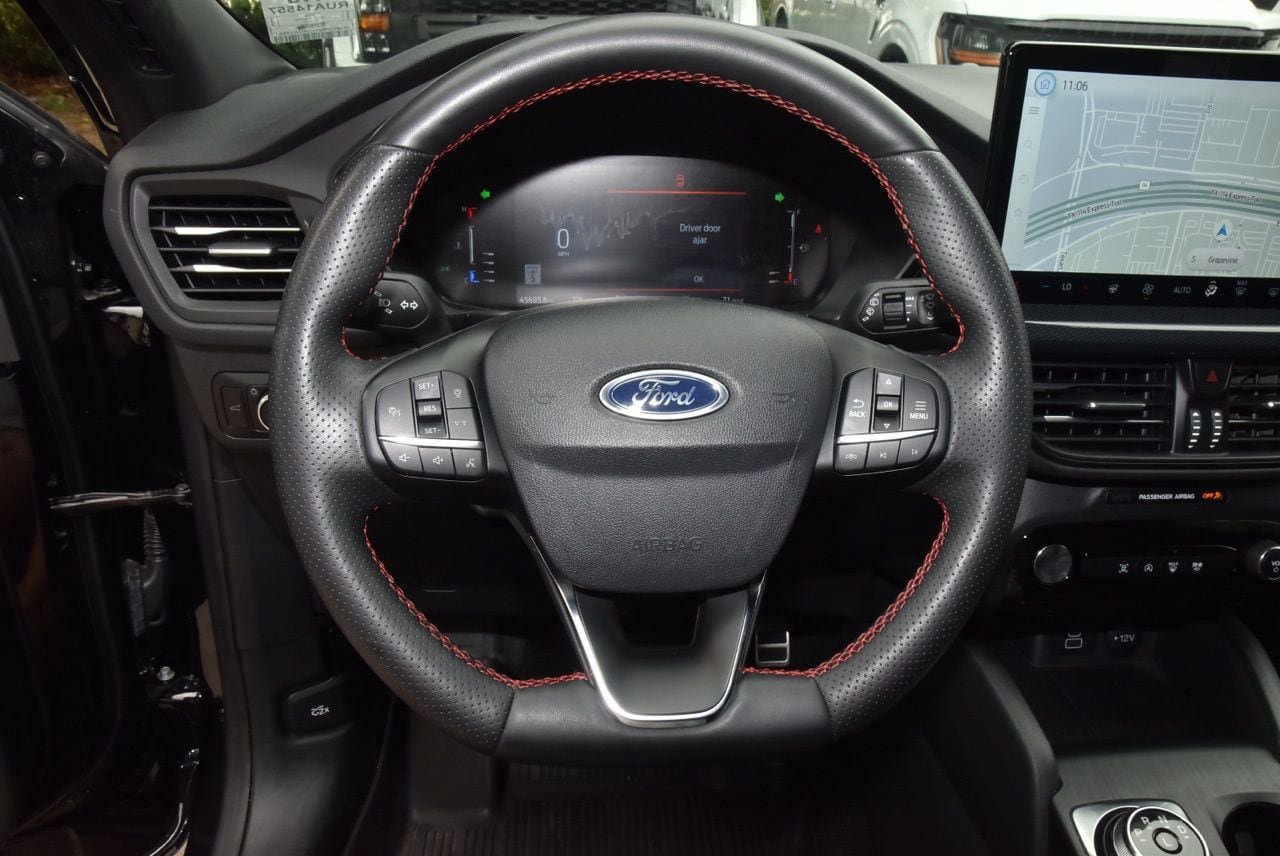 Certified 2024 Ford Escape ST-Line w/ Tech Pack #1 AWD/4WD image 23