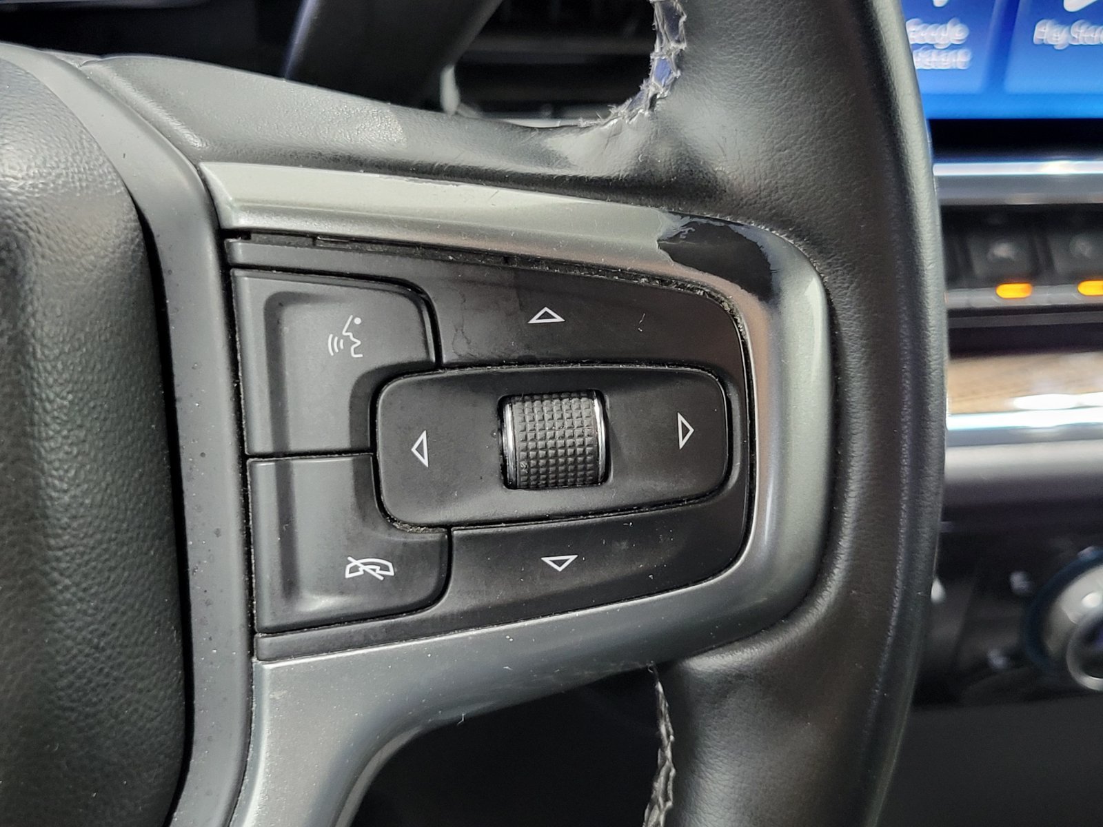 Used 2024 Chevrolet Silverado 1500 LT AWD/4WD image 17