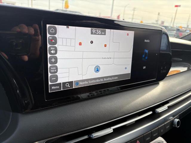 Used 2023 Hyundai Palisade Calligraphy image 16