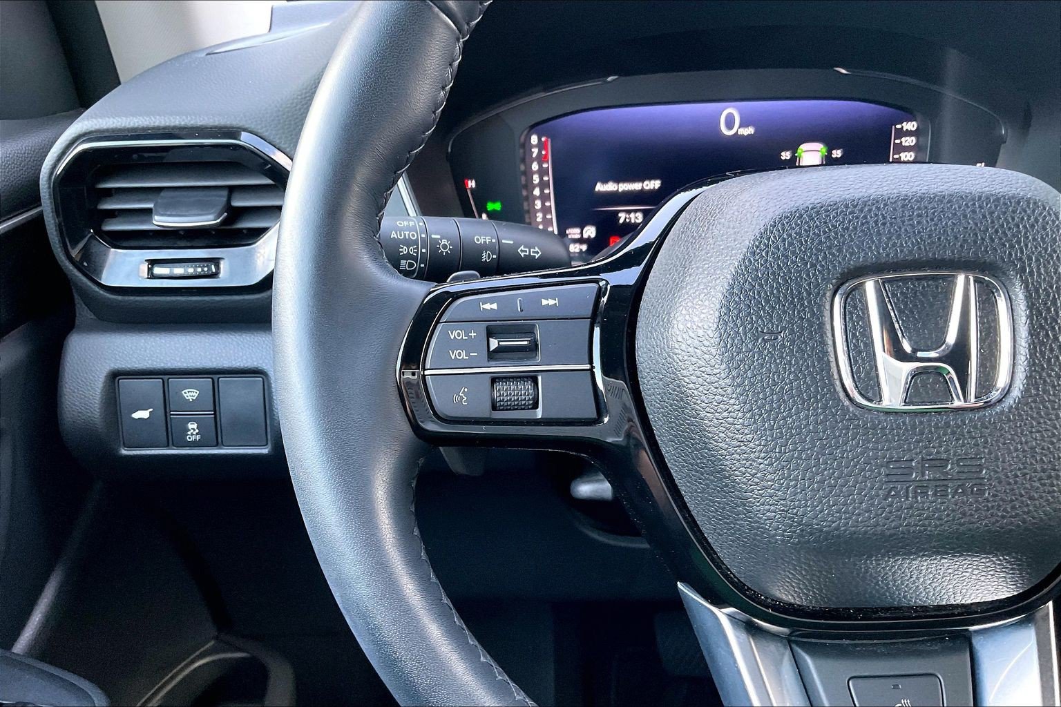 Used 2023 Honda Pilot Elite image 18
