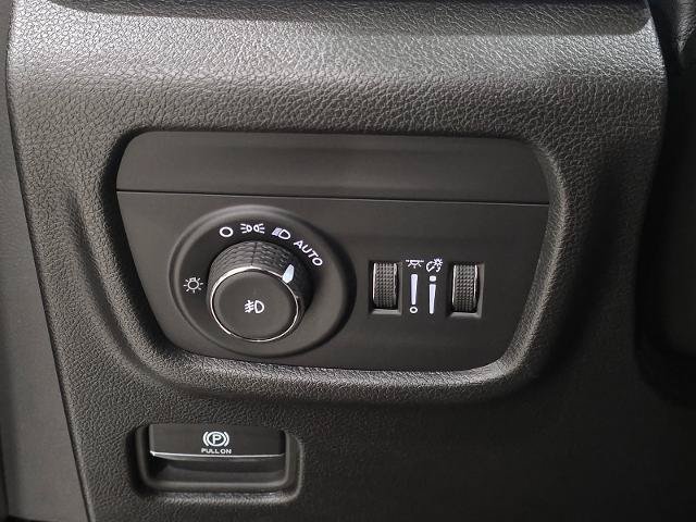 Used 2024 Jeep Grand Cherokee L Limited w/ Black Appearance Package AWD/4WD image 28