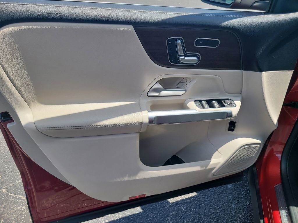 Used 2021 Mercedes-Benz GLB 250 image 13