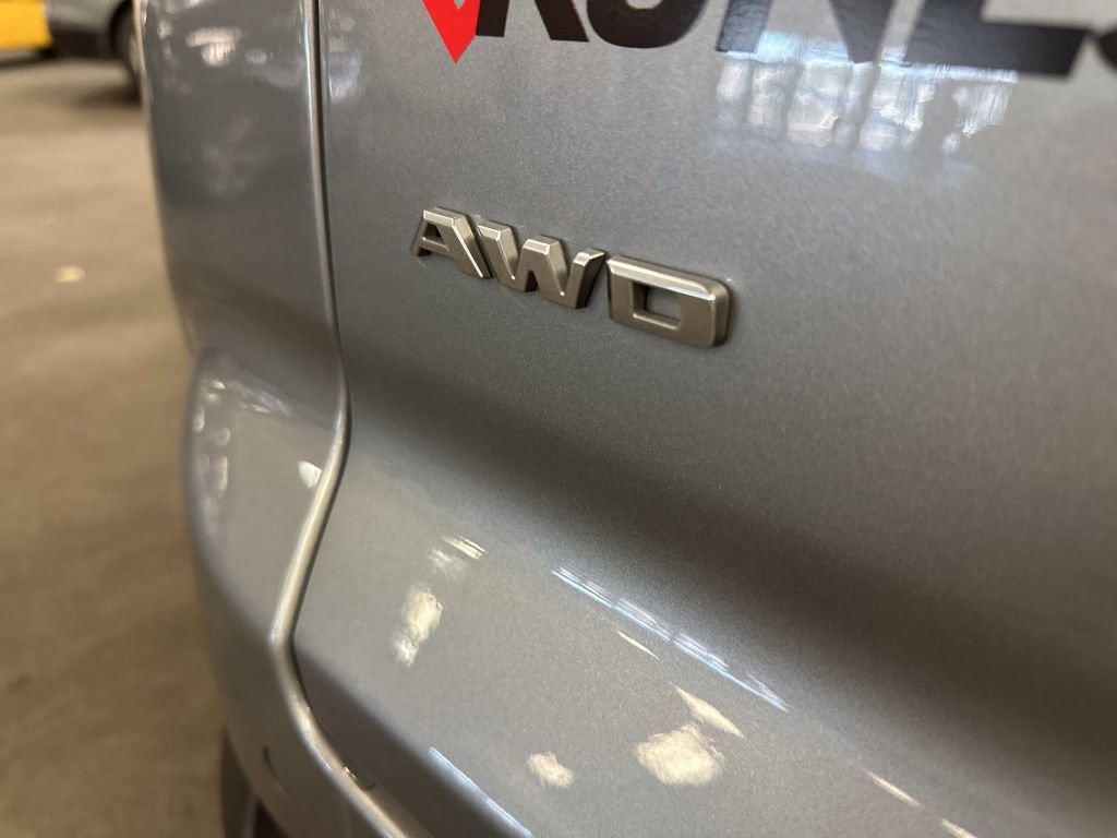 Used 2023 Cadillac XT4 Premium Luxury image 11