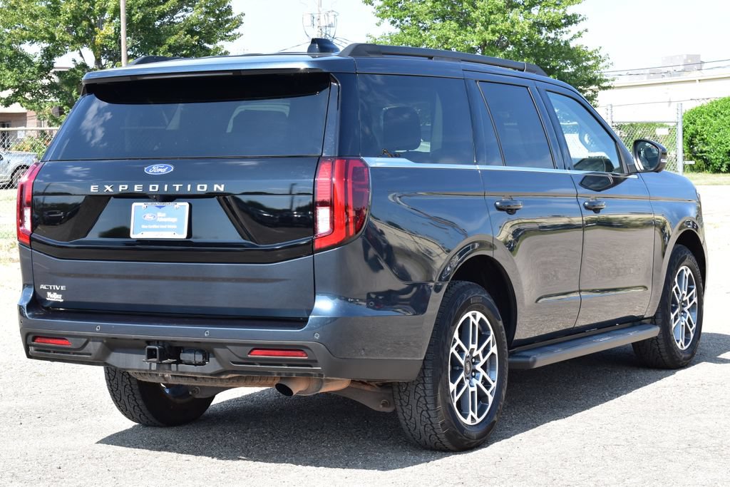 Certified 2025 Ford Expedition Active AWD/4WD image 7