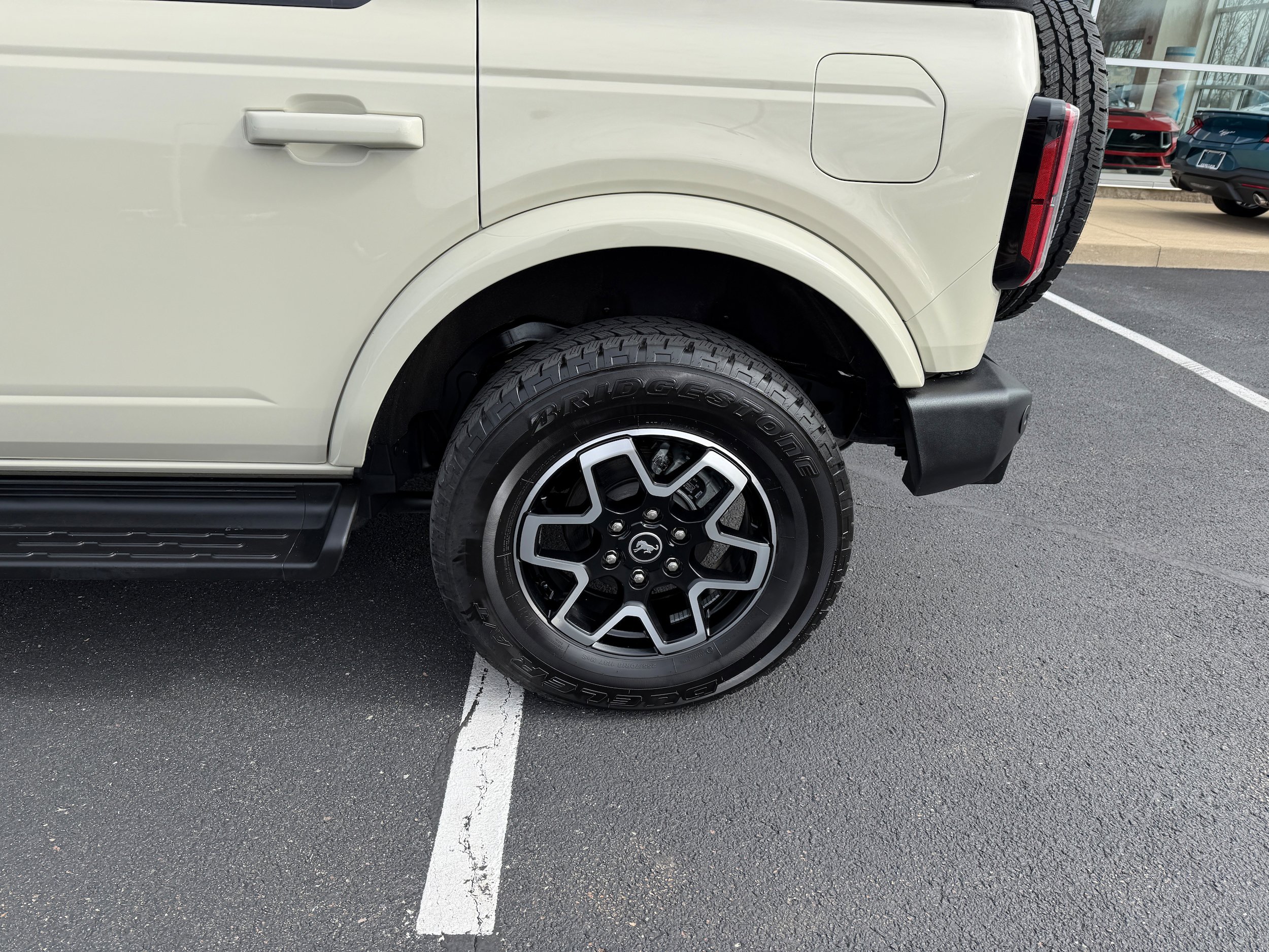 Certified 2025 Ford Bronco Outer Banks AWD/4WD image 9