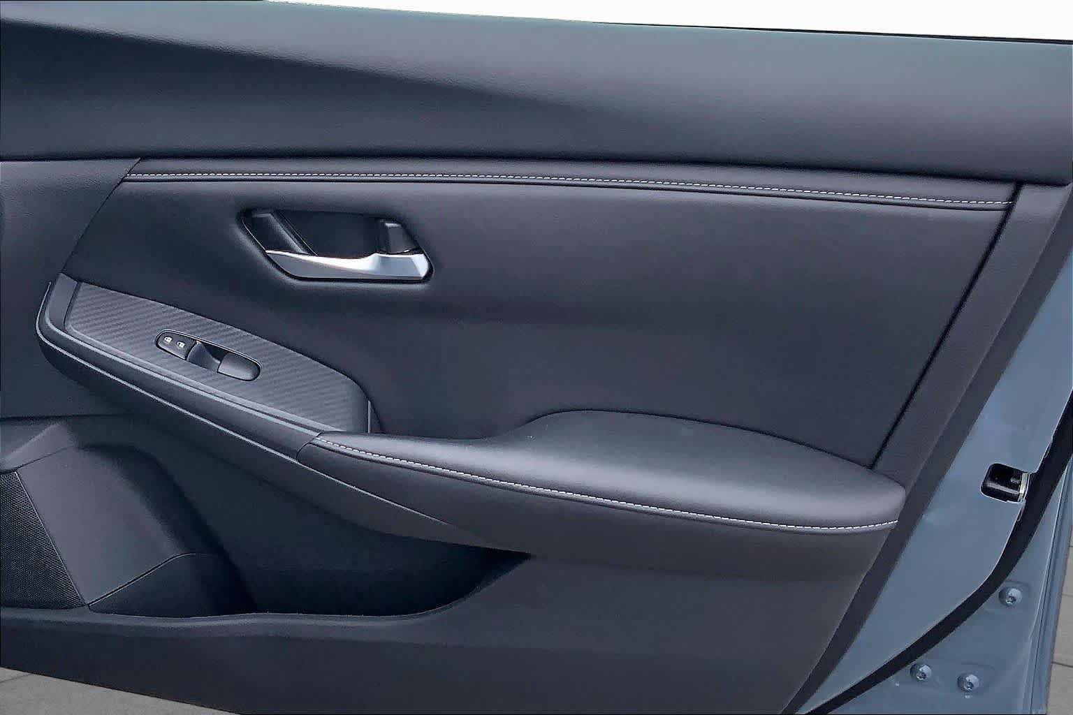 Used 2025 Nissan Sentra SV w/ All-Weather Package FWD image 22