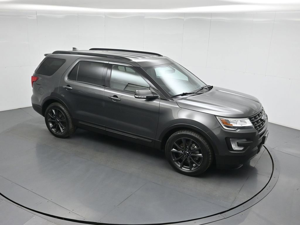 Certified 2017 Ford Explorer XLT w/ Equipment Group 202A image 6