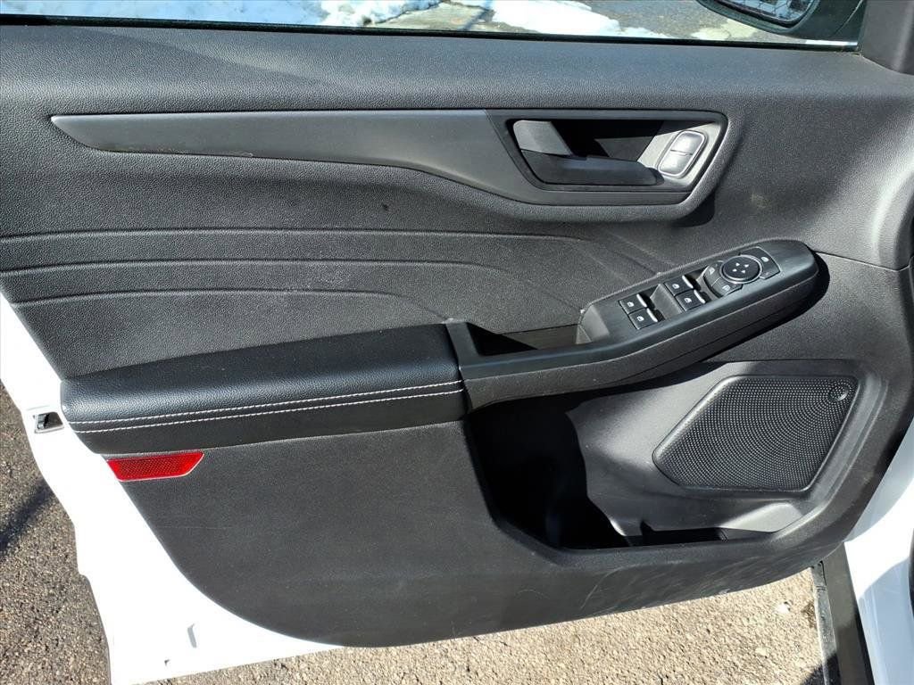 Certified 2025 Ford Escape Active AWD/4WD image 37