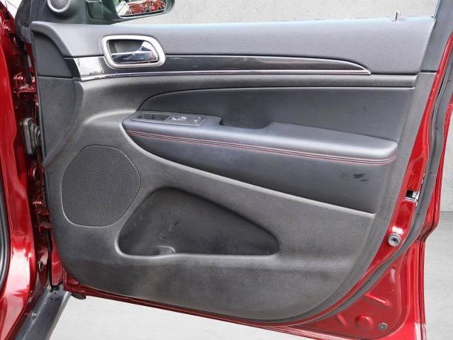 Used 2018 Jeep Grand Cherokee Trailhawk w/ Trailhawk Luxury Group AWD/4WD image 25