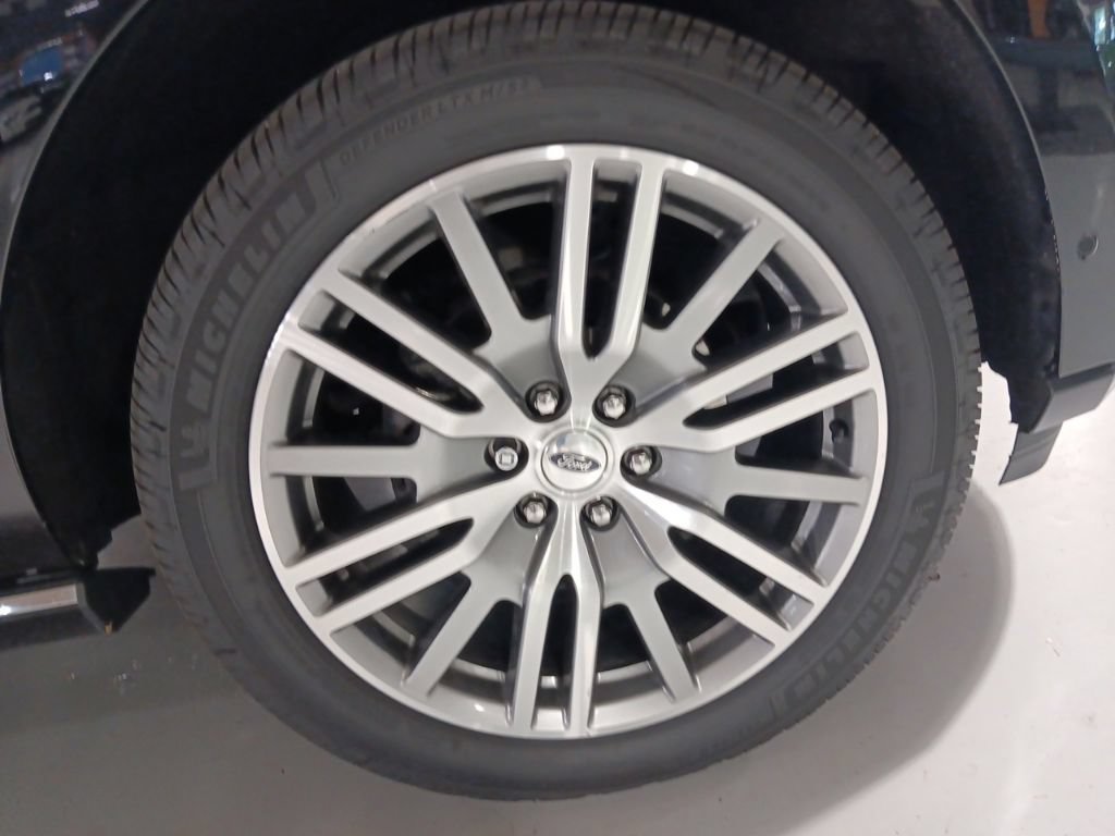 Certified 2024 Ford Expedition Platinum AWD/4WD image 22