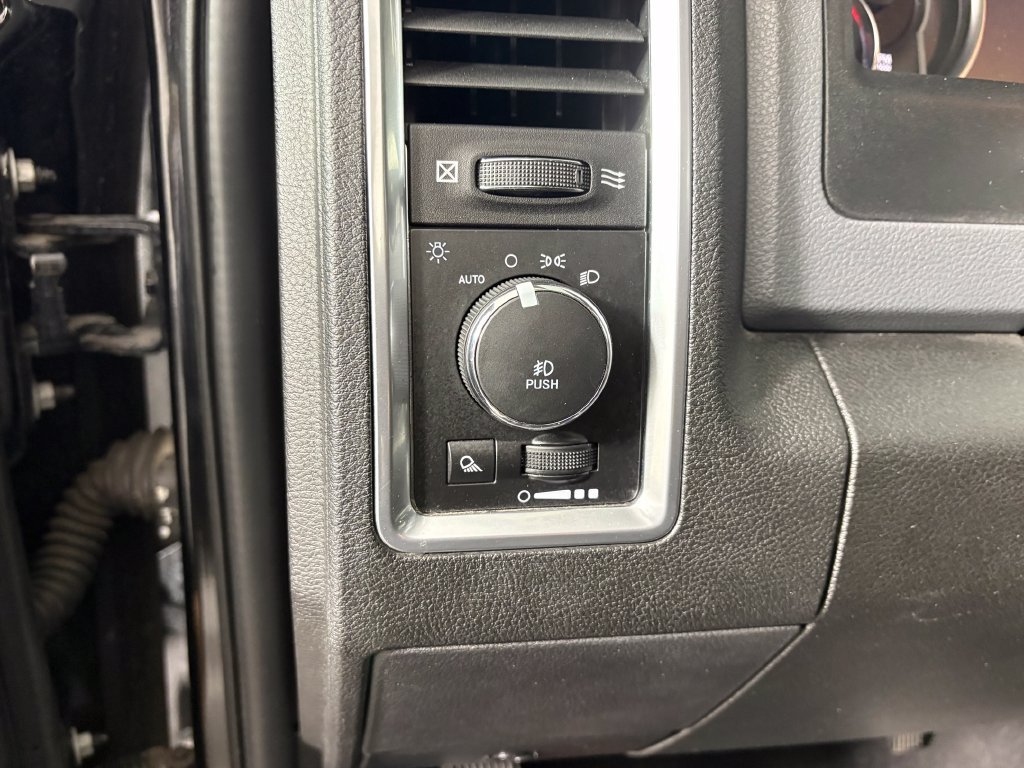 Used 2020 RAM 1500 Warlock w/ Trailer & Traction Group AWD/4WD image 13