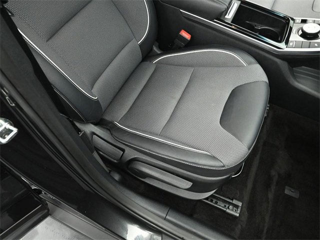 Used 2022 Kia Niro EX image 48