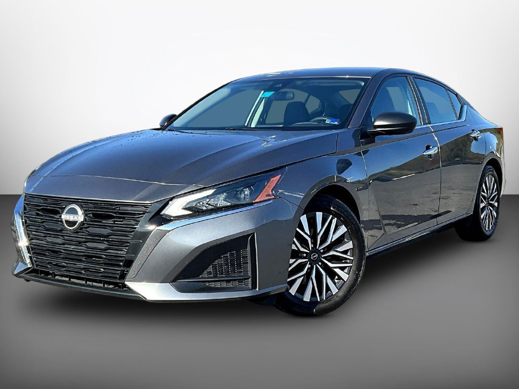 Used 2025 Nissan Altima 2.5 SV FWD image 3