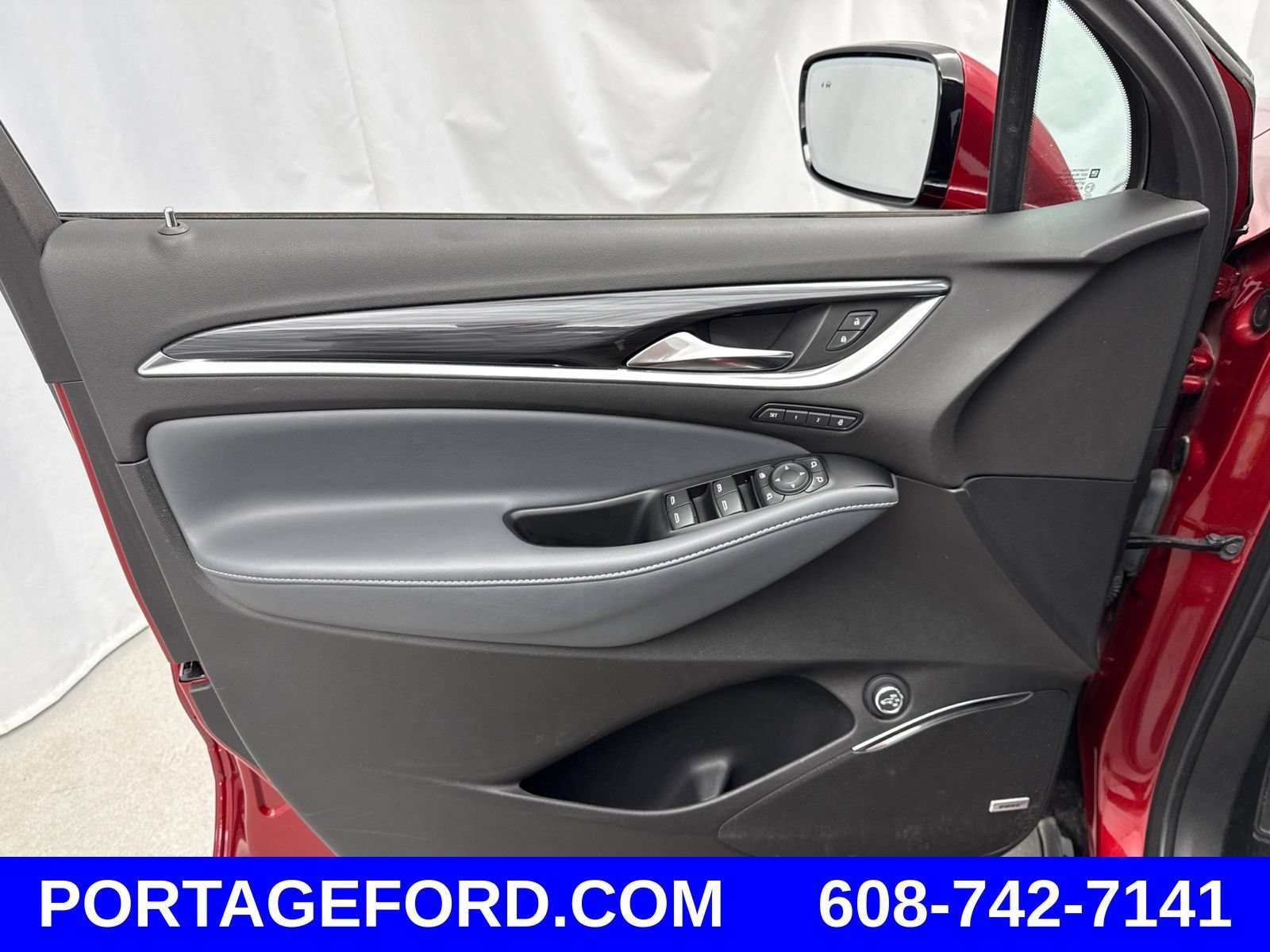 Used 2024 Buick Enclave Premium AWD/4WD image 12