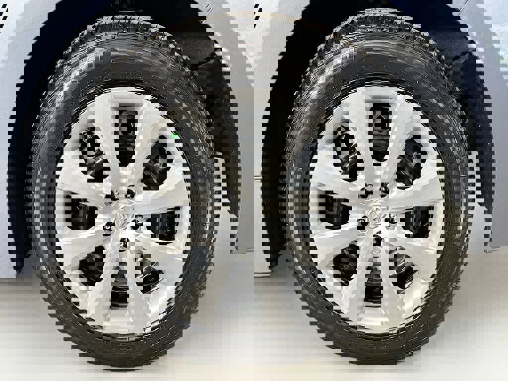 Used 2021 Toyota Corolla LE image 8