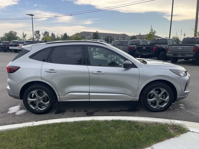Certified 2024 Ford Escape ST-Line AWD/4WD image 6