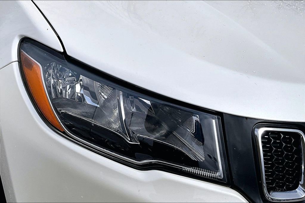 Used 2019 Jeep Compass Limited image 28