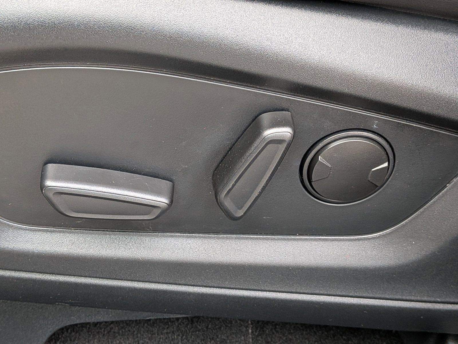 Certified 2023 Ford Explorer Platinum w/ Technology Package image 22