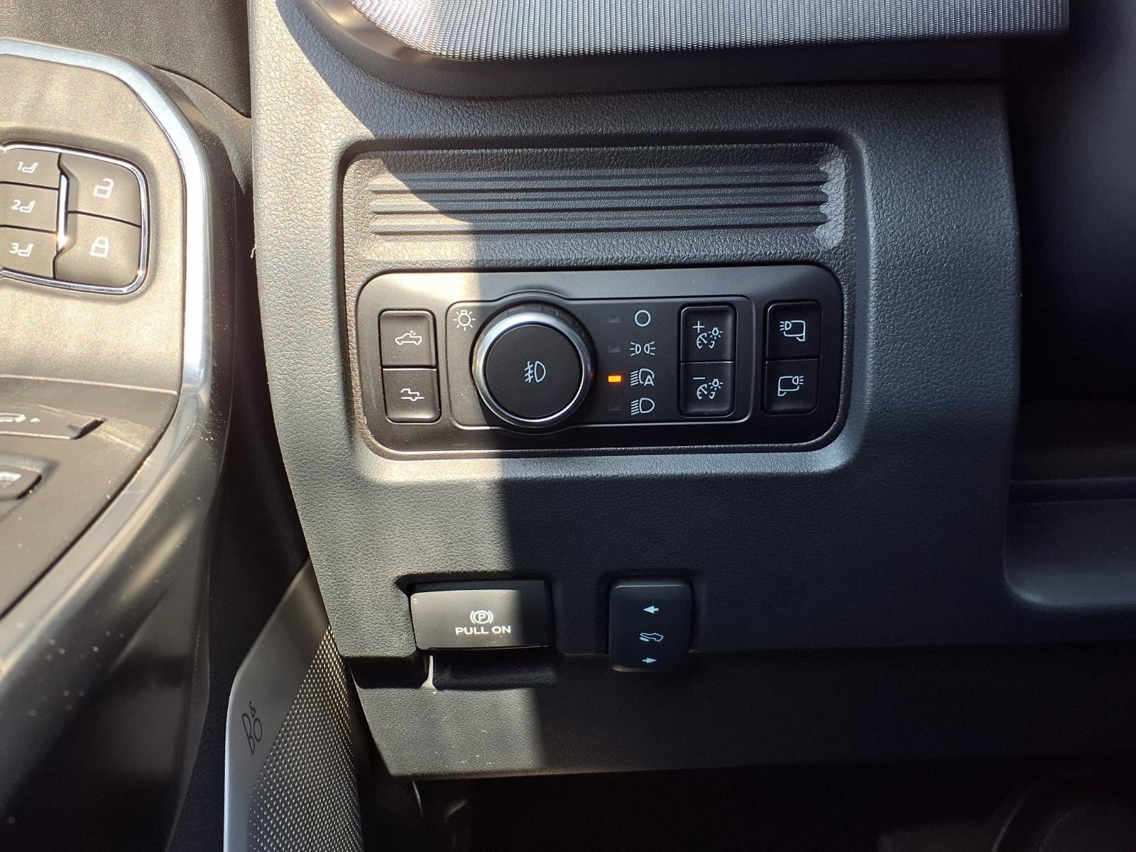 Certified 2025 Ford F250 Platinum AWD/4WD image 28