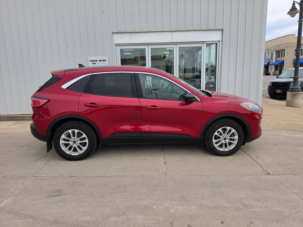 Certified 2022 Ford Escape SE w/ Cold Weather Package AWD/4WD image 7