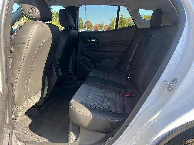 Used 2025 Chevrolet Trax LT w/ LT Convenience Package FWD image 34