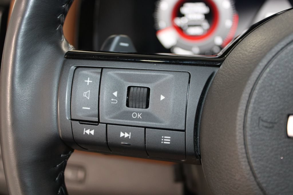 Used 2023 Nissan Pathfinder Platinum AWD/4WD image 36