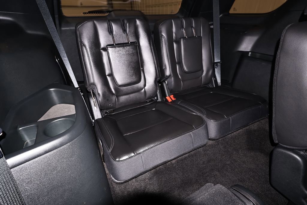 Certified 2018 Ford Explorer XLT w/ Equipment Group 202A image 24