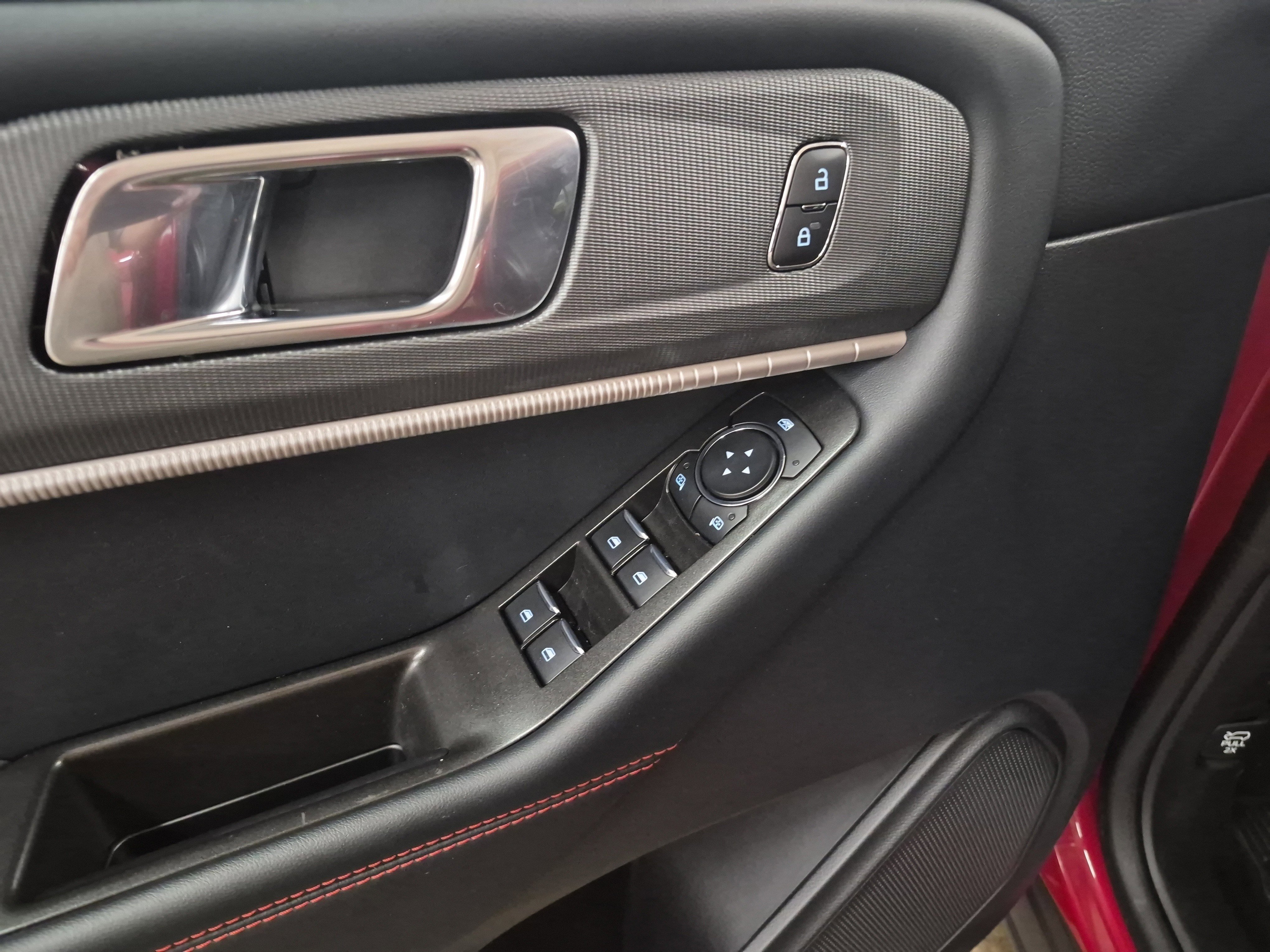 Certified 2025 Ford Explorer ST-Line image 10