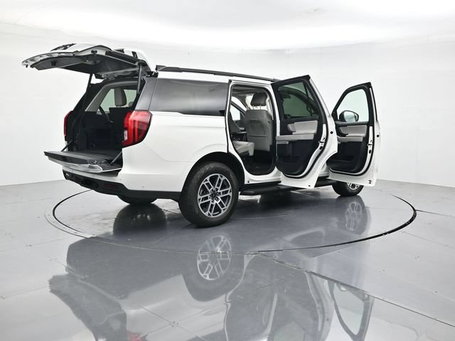 Certified 2025 Ford Expedition Active AWD/4WD image 54
