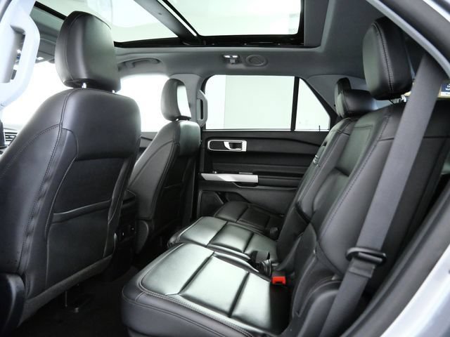 Certified 2024 Ford Explorer XLT w/ Equipment Group 202A AWD/4WD image 9
