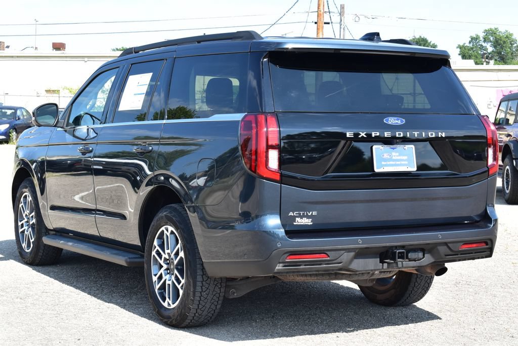Certified 2025 Ford Expedition Active AWD/4WD image 9