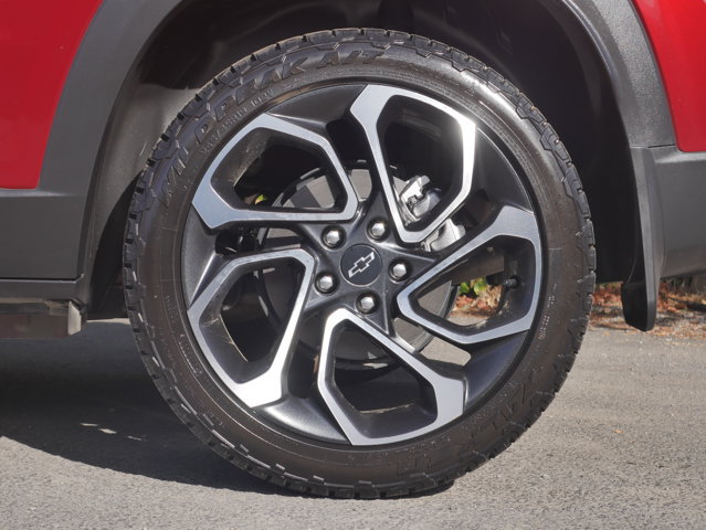 Used 2025 Chevrolet Trax RS w/ Driver Confidence Package FWD image 9