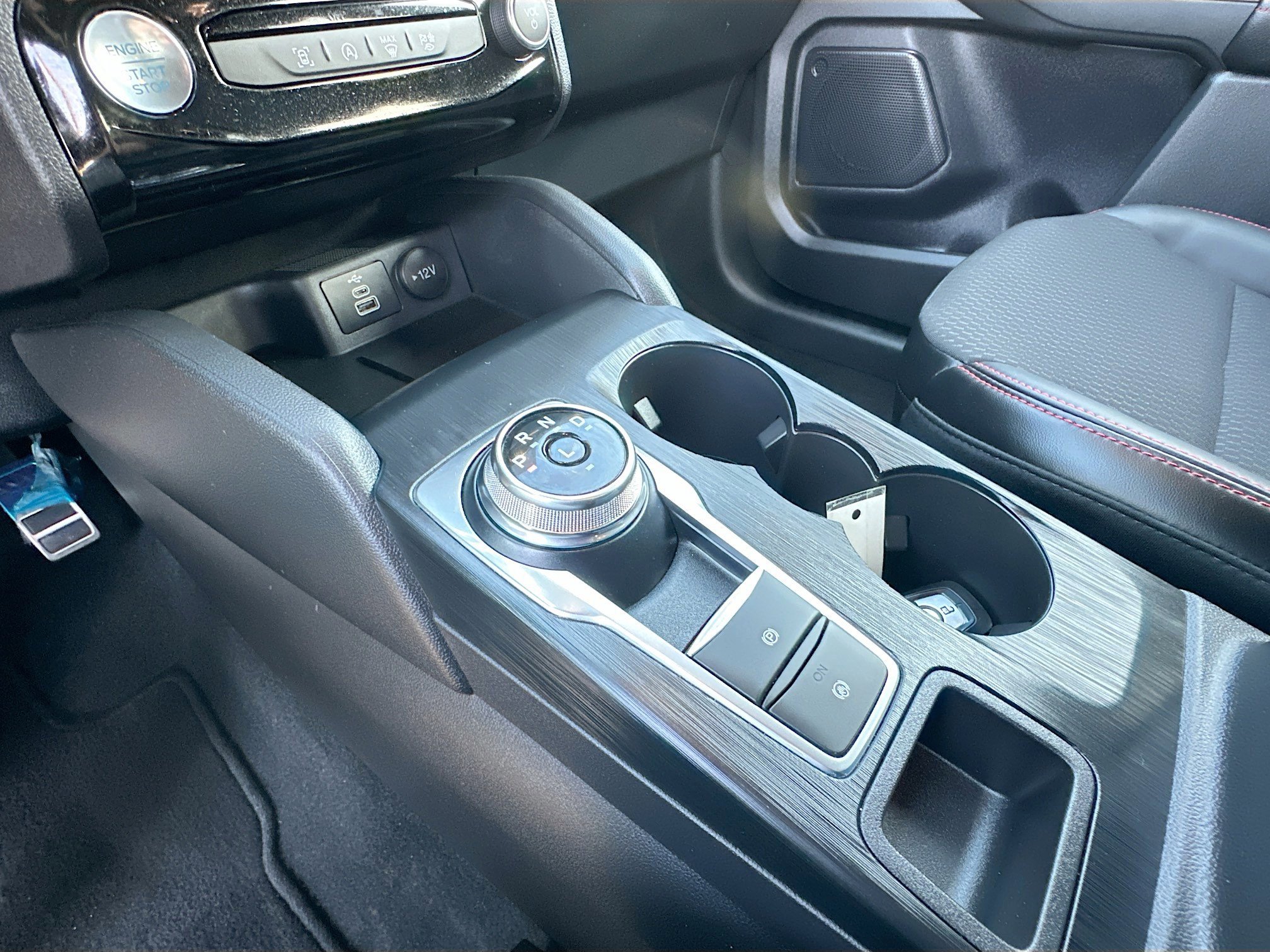 Certified 2024 Ford Escape ST-Line w/ Tech Pack #1 image 17