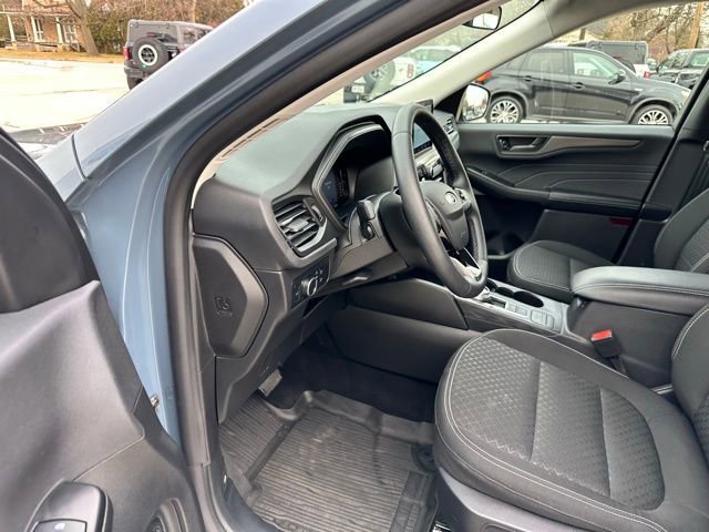 Certified 2024 Ford Escape Active w/ Cold Weather Package image 31