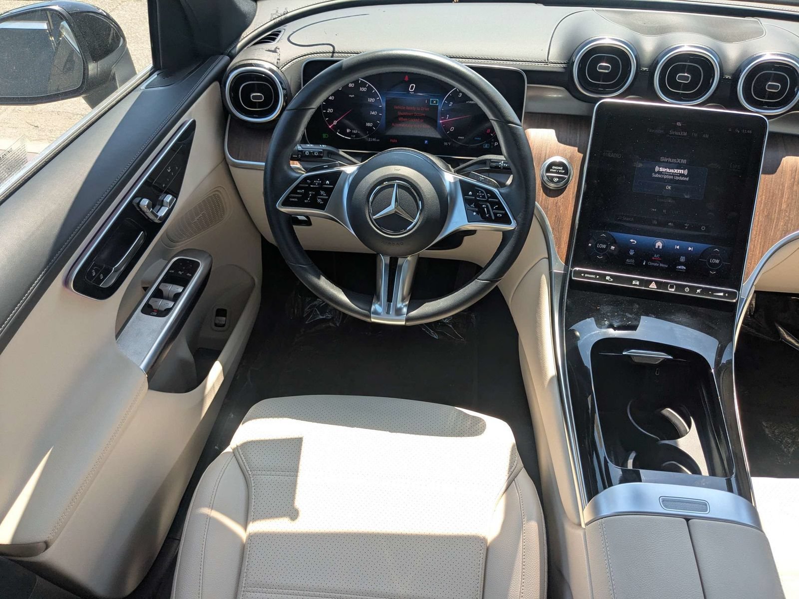 Used 2024 Mercedes-Benz GLC 300 4MATIC image 17