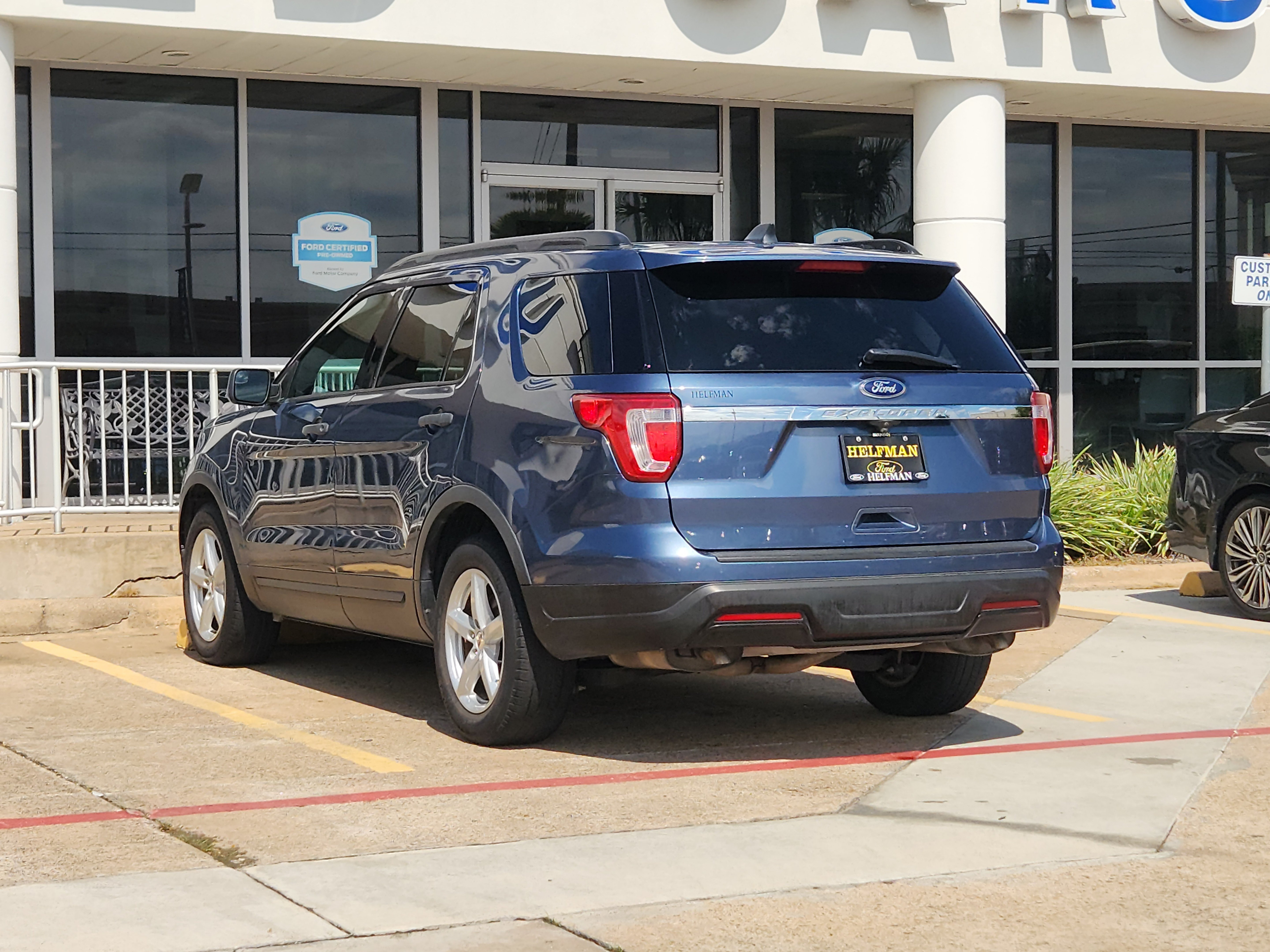 Certified 2018 Ford Explorer FWD image 4